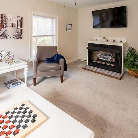 The Bike Path House! Cozy 2 Bedroom W/ Fireplace Charles City Экстерьер фото