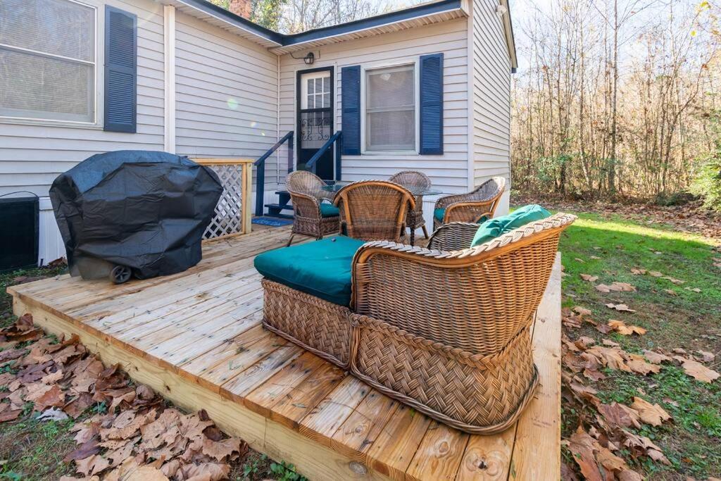 The Bike Path House! Cozy 2 Bedroom W/ Fireplace Charles City Экстерьер фото