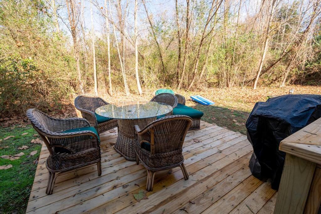 The Bike Path House! Cozy 2 Bedroom W/ Fireplace Charles City Экстерьер фото