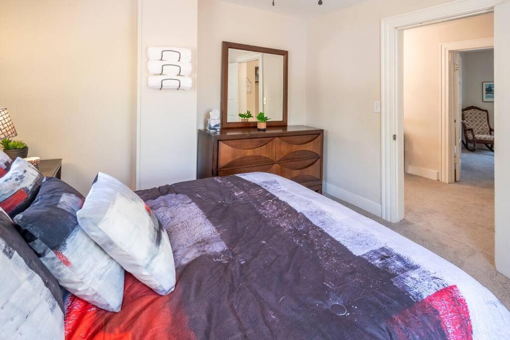 The Bike Path House! Cozy 2 Bedroom W/ Fireplace Charles City Экстерьер фото