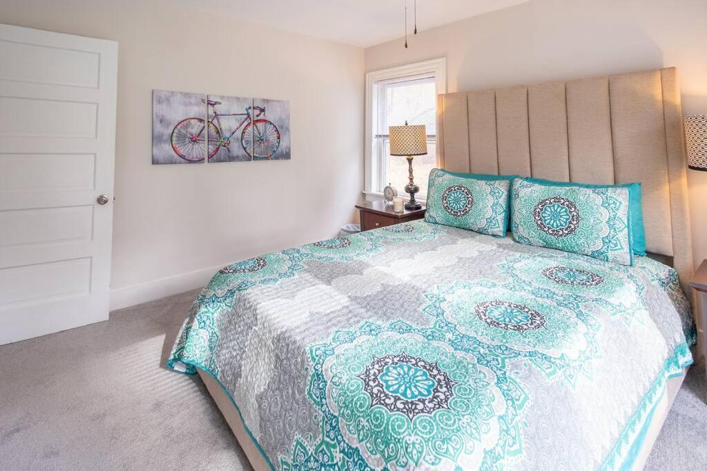 The Bike Path House! Cozy 2 Bedroom W/ Fireplace Charles City Экстерьер фото